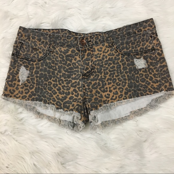 Billabong Pants - Billabong animal print distressed shorts sz 11
